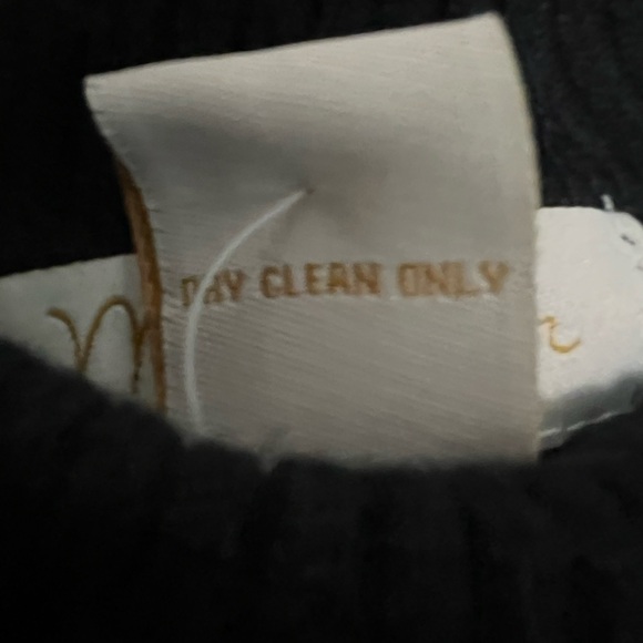 Mainbocher Pure Cashmere Sweater With Rhinestone Buttons Sz L - Picture 8 of 8